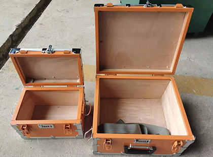 乌拉特中雷管箱