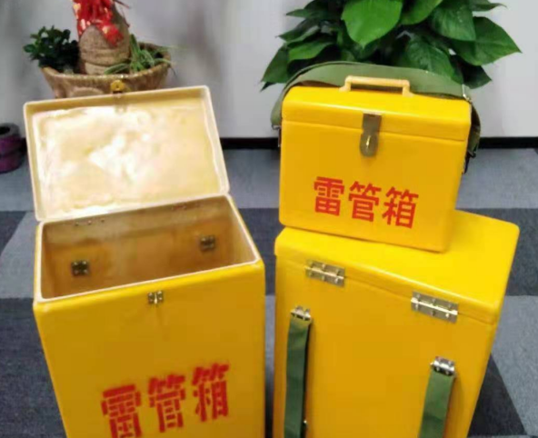乌拉特中玻璃钢雷管箱有哪些特点