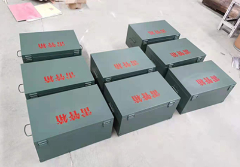 乌拉特中炸药箱和雷管箱一般是怎么存放的？